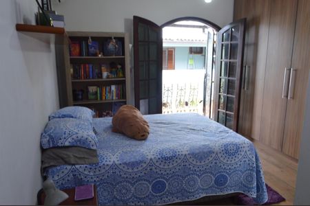 Casa à venda com 219m², 3 quartos e 3 vagasSuíte 2