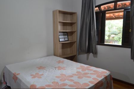 Casa à venda com 219m², 3 quartos e 3 vagasQuarto