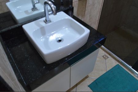 Casa à venda com 219m², 3 quartos e 3 vagasBanheiro da Suíte 1