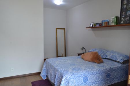 Casa à venda com 219m², 3 quartos e 3 vagasSuíte 2