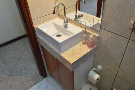 Casa à venda com 219m², 3 quartos e 3 vagasBanheiro Social