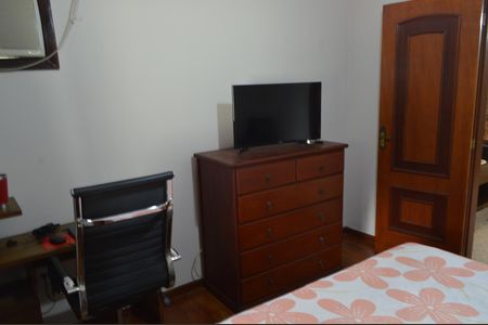 Casa à venda com 219m², 3 quartos e 3 vagasQuarto