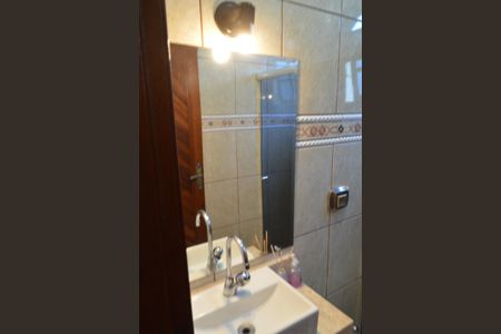 Casa à venda com 219m², 3 quartos e 3 vagasBanheiro Social