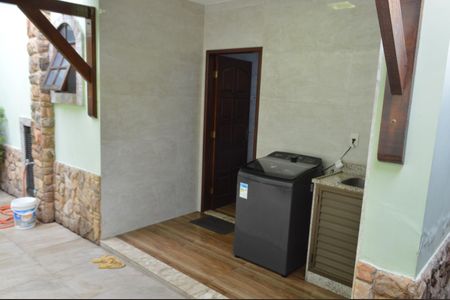 Casa à venda com 219m², 3 quartos e 3 vagasÁrea de Serviço