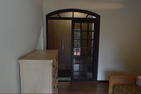 Casa à venda com 219m², 3 quartos e 3 vagasSuíte 1