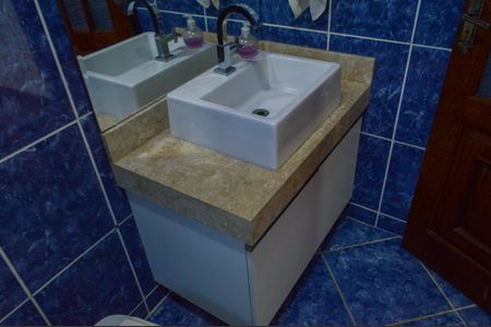 Casa à venda com 219m², 3 quartos e 3 vagasBanheiro da Suíte 2