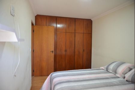 Apartamento à venda com 110m², 4 quartos e 2 vagasQuarto 2