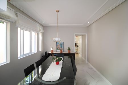 Casa à venda com 230m², 3 quartos e 5 vagasSala