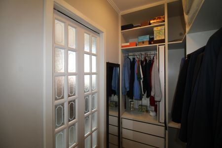 Casa à venda com 230m², 3 quartos e 5 vagasSuíte 2 - Closet
