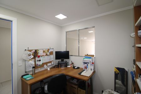 Casa à venda com 230m², 3 quartos e 5 vagasEscritório