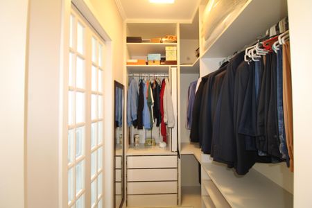 Casa à venda com 230m², 3 quartos e 5 vagasSuíte 2 - Closet