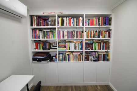 Casa à venda com 230m², 3 quartos e 5 vagasBiblioteca