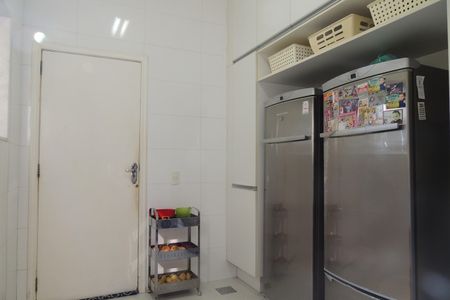 Casa de condomínio para alugar com 600m², 4 quartos e 2 vagasDespensa