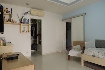 Casa de condomínio para alugar com 600m², 4 quartos e 2 vagasQuarto 2 - Suíte