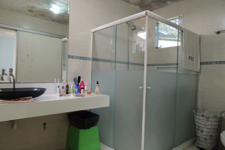 Casa de condomínio para alugar com 600m², 4 quartos e 2 vagasBanheiro da Suíte 2