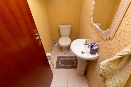 Casa à venda com 110m², 2 quartos e 2 vagasLavabo