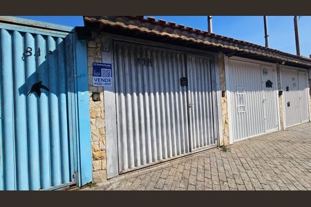 Casa à venda com 110m², 2 quartos e 2 vagasFachada