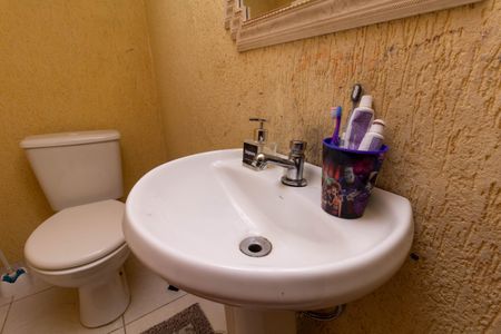 Casa à venda com 110m², 2 quartos e 2 vagasLavabo