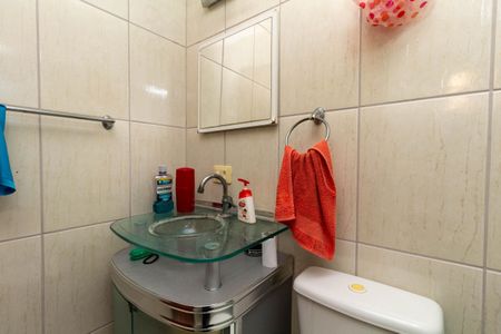 Casa à venda com 110m², 2 quartos e 2 vagasBanheiro Suíte 1