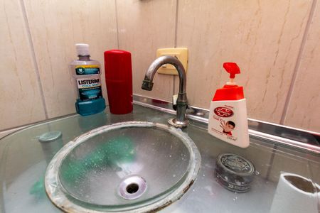 Casa à venda com 110m², 2 quartos e 2 vagasBanheiro Suíte 1