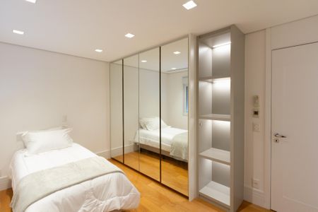 Apartamento à venda com 275m², 3 quartos e 5 vagas Apartamento à venda com 275m², 3 quartos e 5 vagasSuíte 2