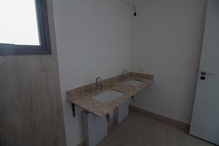 Apartamento à venda com 136m², 3 quartos e 2 vagasBanheiro da Suíte 3