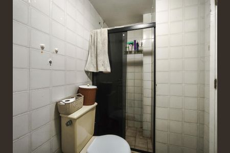 Apartamento à venda com 81m², 2 quartos e 1 vaga Apartamento à venda com 81m², 2 quartos e 1 vagaBanheiro da Suíte