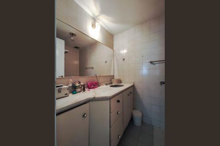 Apartamento à venda com 81m², 2 quartos e 1 vaga Apartamento à venda com 81m², 2 quartos e 1 vagaBanheiro Corredor