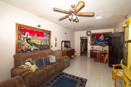 Casa à venda com 165m², 3 quartos e 2 vagas Casa à venda com 165m², 3 quartos e 2 vagasSala