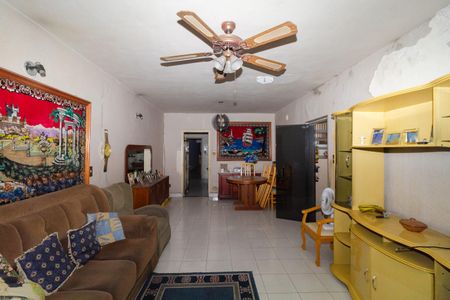 Casa à venda com 165m², 3 quartos e 2 vagas Casa à venda com 165m², 3 quartos e 2 vagasSala