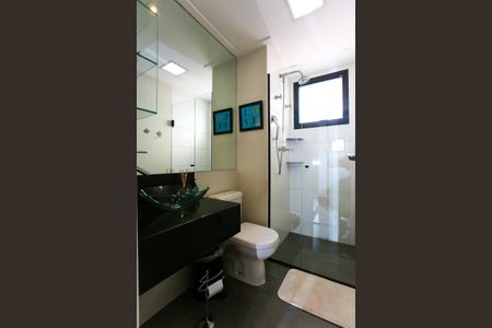 Apartamento para alugar com 184m², 3 quartos e 4 vagasBanheiro da Suíte 2