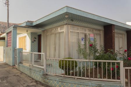 Casa para alugar com 260m², 3 quartos e 4 vagasFachada