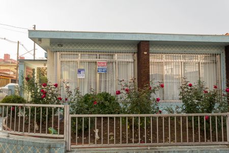 Casa para alugar com 260m², 3 quartos e 4 vagasFachada