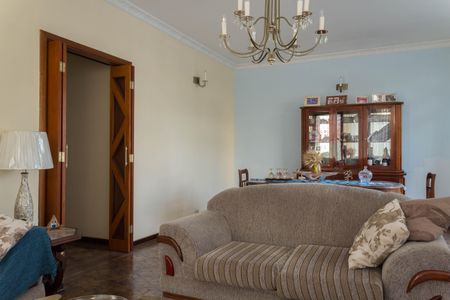 Casa para alugar com 260m², 3 quartos e 4 vagasSala