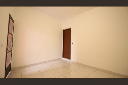Casa para alugar com 90m², 2 quartos e sem vaga Casa para alugar com 90m², 2 quartos e sem vagaSala