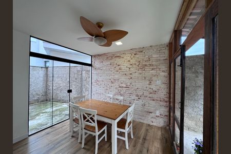 Casa à venda com 150m², 4 quartos e 2 vagasCopa