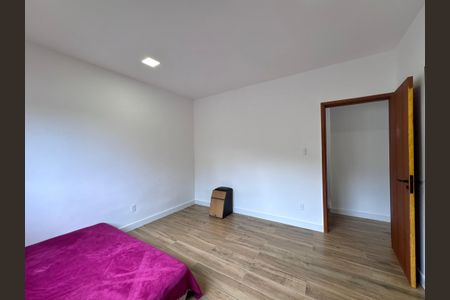 Casa à venda com 150m², 4 quartos e 2 vagasSuíte 2 - Banheiro