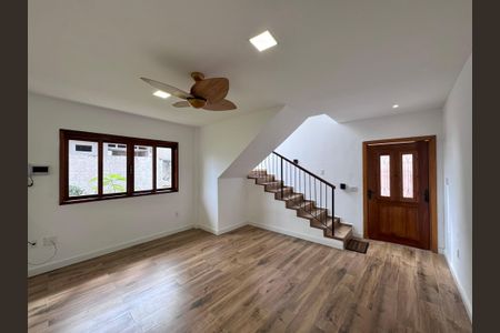 Sala de casa à venda com 4 quartos, 150m² em Vargem Grande, Rio de Janeiro