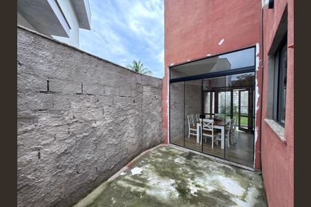 Casa à venda com 150m², 4 quartos e 2 vagasÁrea externa