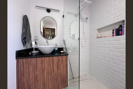 Casa à venda com 150m², 4 quartos e 2 vagasSuíte 1 - Master - Banheiro