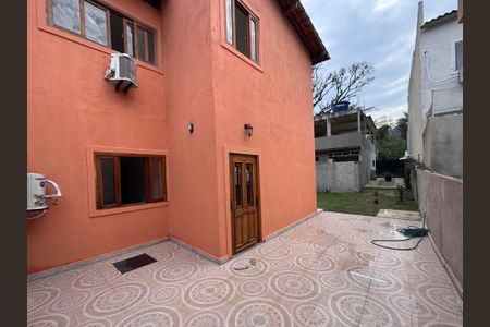 Casa à venda com 150m², 4 quartos e 2 vagasÁrea externa