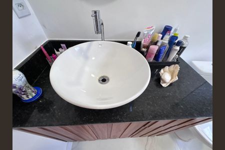 Casa à venda com 150m², 4 quartos e 2 vagasSuíte 2 - Banheiro