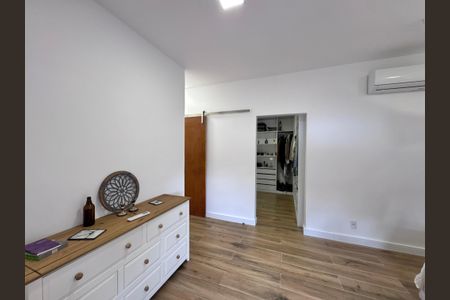 Casa à venda com 150m², 4 quartos e 2 vagasSuíte 1 - Master