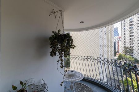 Apartamento à venda com 100m², 3 quartos e 2 vagasVaranda