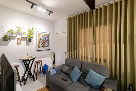 Apartamento à venda com 43m², 2 quartos e 1 vaga Apartamento à venda com 43m², 2 quartos e 1 vagaSala