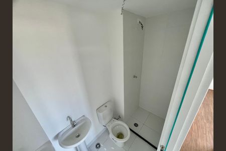 Apartamento para alugar com 32m², 2 quartos e sem vaga Apartamento para alugar com 32m², 2 quartos e sem vagaBanheiro 1