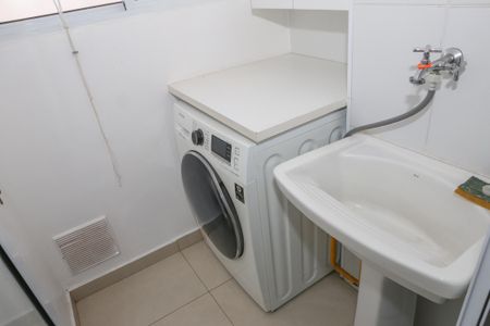 Apartamento à venda com 33m², 1 quarto e sem vaga Apartamento à venda com 33m², 1 quarto e sem vagaCozinha e Área de Serviço