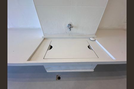 Apartamento à venda com 115m², 3 quartos e 2 vagas Apartamento à venda com 115m², 3 quartos e 2 vagasCozinha e Área de Serviço