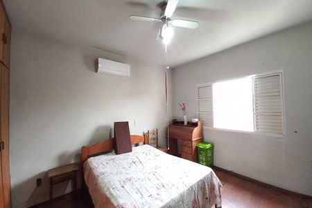 Casa à venda com 322m², 4 quartos e 2 vagas Casa à venda com 322m², 4 quartos e 2 vagasSuíte