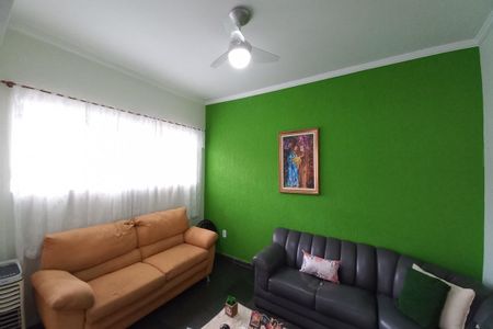 Casa à venda com 322m², 4 quartos e 2 vagas Casa à venda com 322m², 4 quartos e 2 vagasSala